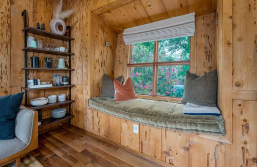 Cornville House | Wine Country Escape Hot Tub Pool & Guest Suite