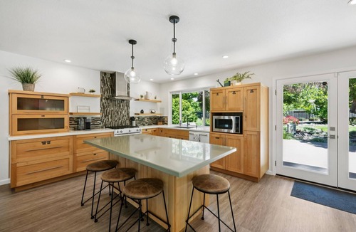 Santa Rosa House | Wine Country Escape | Hot Tub & Fire Pit