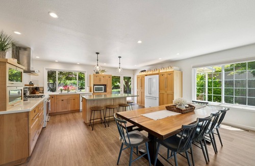 Santa Rosa House | Wine Country Escape | Hot Tub & Fire Pit