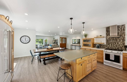 Santa Rosa House | Wine Country Escape | Hot Tub & Fire Pit