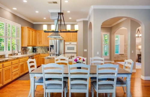 Scenic Brush Creek House | Wine Country Harvest Vacation Home