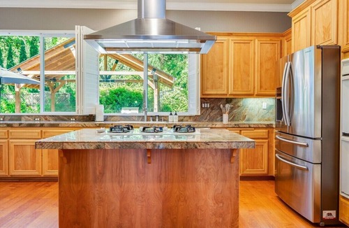 Scenic Brush Creek House | Wine Country Harvest Vacation Home