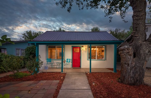 Cottonwood House | Wines, Vines, and Mines - A Block off Mainstreet in Historic Downtown Cottonwood