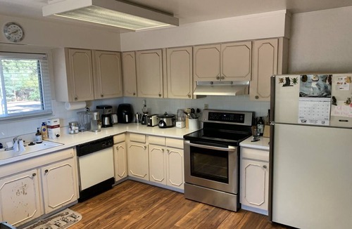 Cassel House | Wonderful 2-bedroom cabin in Cassel, CA…minutes from Hat Creek and Baum Lake.