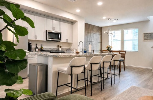 Temecula House | Wonderful 2-bedroom townhome with 2 Car Garage in charming Temecula