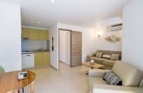 Tarcu House | Wonderful villa for 6 people with pool, WIFI, A/C, TV and terrace