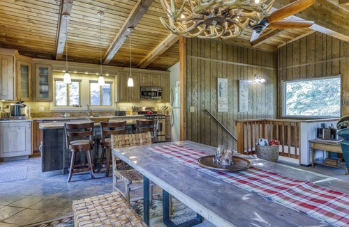 McKinney Estates House | Woodside Retreat