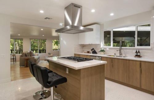 Hollywood Hills House | World Cup! Luxury Hollywood Retreat w/Pool Table