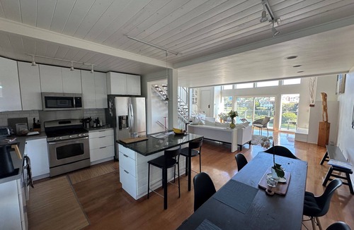 Marina Peninsula House | World Cup Soccer and Beach Sanctuary.