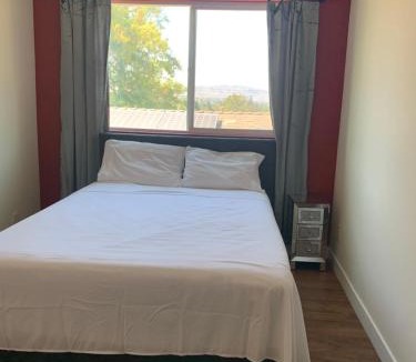 Woodland Hills House | Wounderfull view 2 story home 3rooms1bedroom,living room dining-WIFI