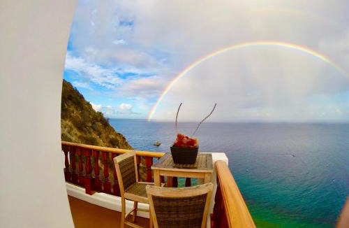 Avalon Villa | Wrap-around balcony w ocean views & hot tub