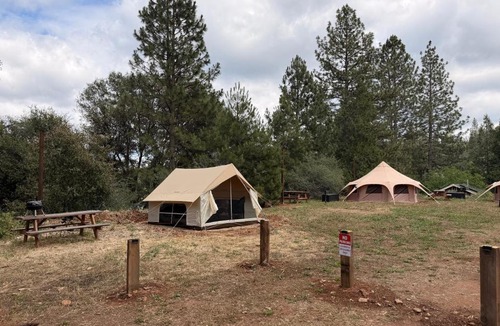 Groveland Hotel | Yosemite Basecamp