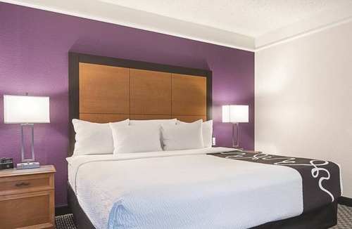 Guasti House | Your Home Away From Home! Family-Friendly Unit To Relax. Near Golden Oak Park