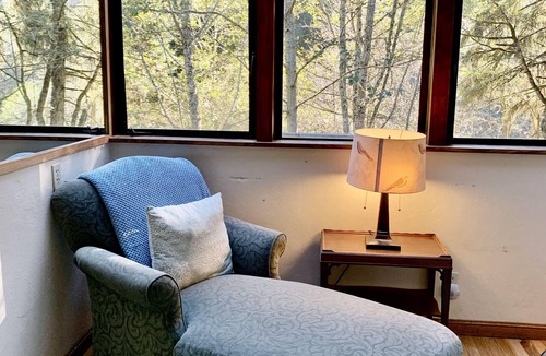 Trinidad House | 🌲🩴 Your own lodge in town yet private & spacious with game room & hot tub - Trail to Beach