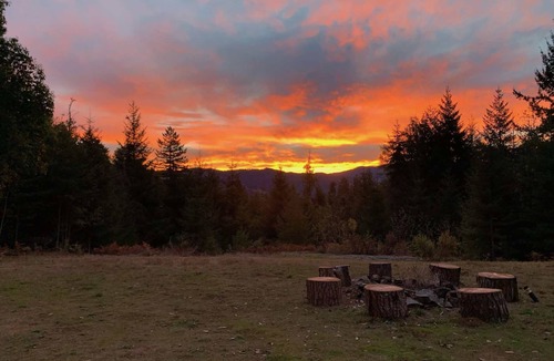 Blue Lake Cabin | Your own Private Camp. A unique experience. Sleeping cabin and Glamping tent!