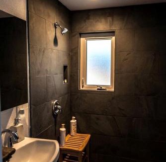 Yucca Valley House | Yucca Valley Glampiing Spot with Hot-Tub and Full Amenities