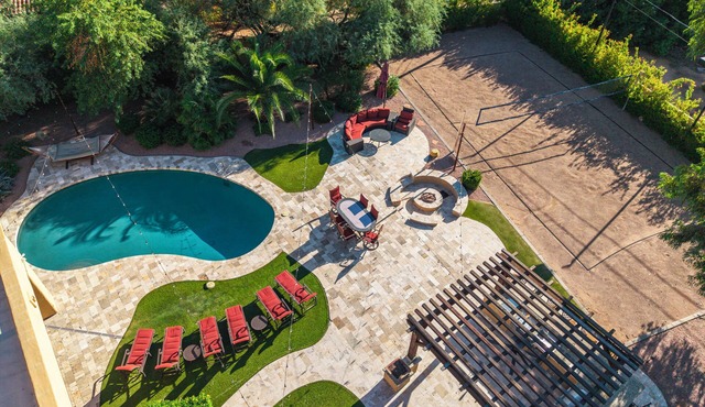 1 Acre Escape 6BR - Pickleball, Volleyball, Bball, Heated Pool, Optl Casita