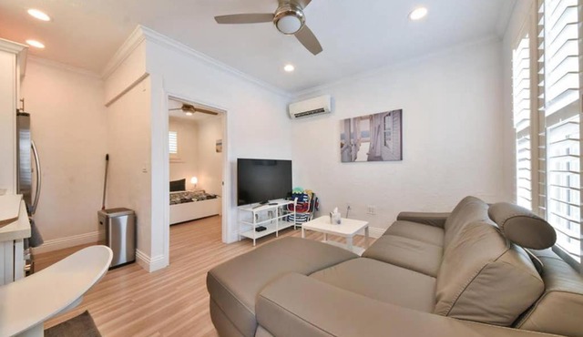 1000#4 Modern Beach Home, Steps from Sand w/AC!