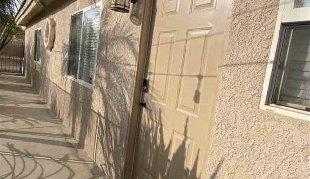 2 BR Guest House w/Private Parking in a Beautiful Almond grown Bakersfield City