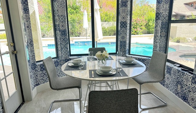 2800 SQFT Estate - Large Yard - Val Vista Lakes