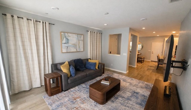 2bd Beautifully Furnished Executive Suite mid/long stay in Roseville CA