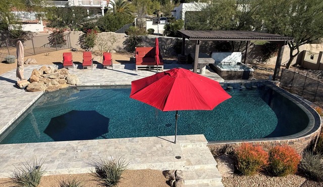 3-Bedroom Luxury Home Mesa, AZ, Private Pool, Hot Tub & Putting Green/Golf