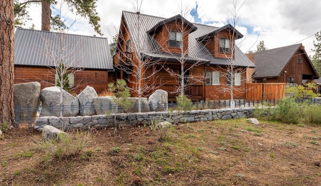 3BR Home steps from Lakeside Beach and Casinos