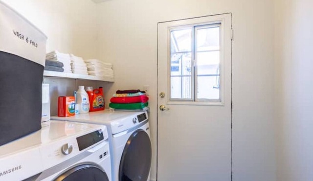 4/5 BR near Disney w/ pool, jacuzzi, dry sauna, ice bath, and fully equipped gym