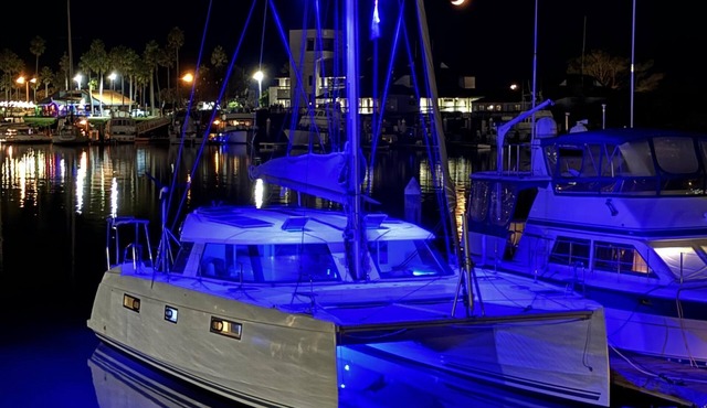 40 ft Catamaran Boatel w view in Ventura Harbor, Sleeps 6