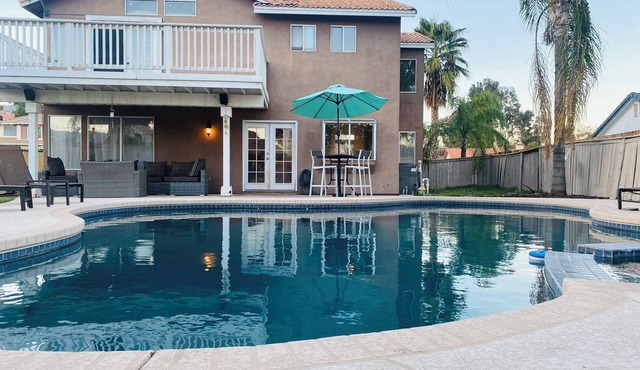 4BR, Pool,Spa, Mini Golf, A+ House