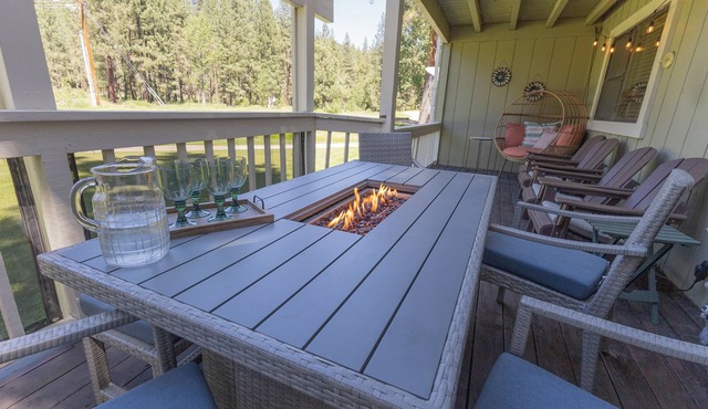 4th Fairway Retreat Overlooking the Feather River + A/C & EV Charger