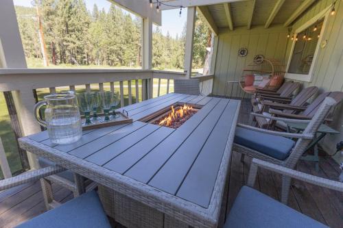 4th Fairway Retreat Overlooking the Feather River with AC & EV station