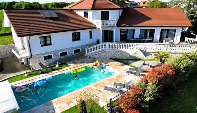 5★ Villa for 15 People - Pool, Sauna, Petanque - 20 min from Geneva