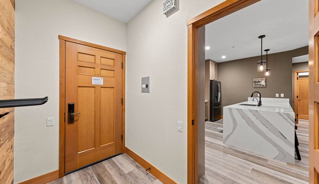 700 | Premium 2BD - Ski In/Out Steps from KT-22
