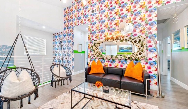 A. 3BR NoHo Pad 15m to Universal + Patio + Grill + Parking