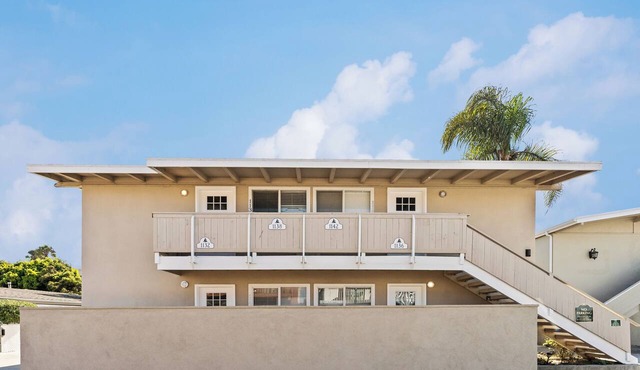 Adorable Beach Loft 36, Steps to Sand