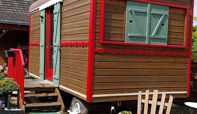 Agnès's garden caravan 37150