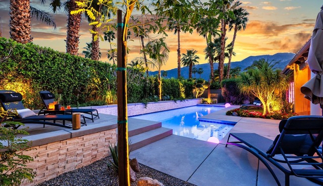 Amazing- Ultra Luxe Estate, Resort like Pool, Firepit & More
