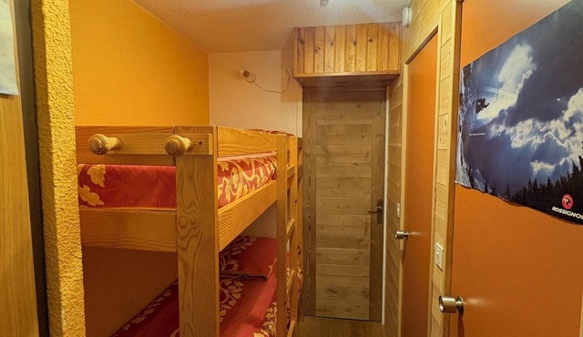 Apartment - Val Thorens - 6 people-at the foot of the slopes, in the center of town