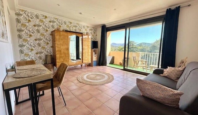 Apartment with terrace - Near Cassis & Calanques - Free parking
