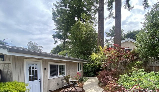 Aptos Cottage Studio Blocks from the Beach