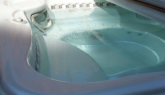 Aspen Ridge Chalet Walk to downtown Truckee and Safeway private hot tub dog ok
