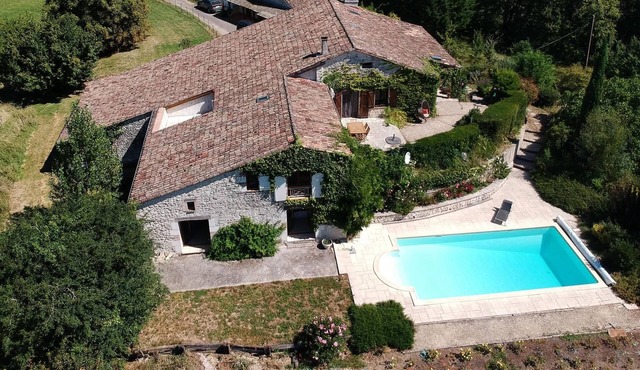Authentic, modern house, pets welcome, a real haven of peace.