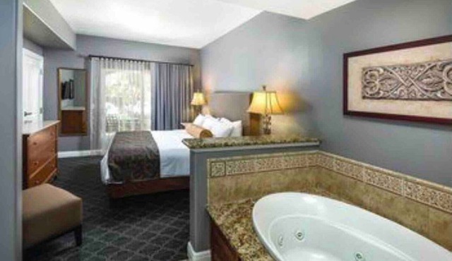 Available only for Super Bowl weekend. 1:15 hrs. from Levi's Stadium.