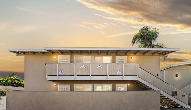 Beach Loft 32 Steps From the Sand