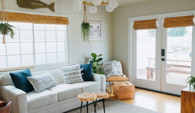 Beachy Bungalow Sunset Paradise Indr/Otdr Living w/Ocean View+Parking+EV Charger