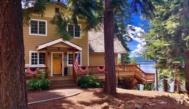 Beautiful Lakefront Home in LACC-Spectacular Views! Private Dock/Buoy