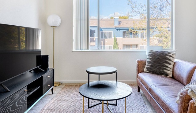 Beautiful Fremont 1BR w/ W/D, Gym, Pool, walk to BART, by Blueground