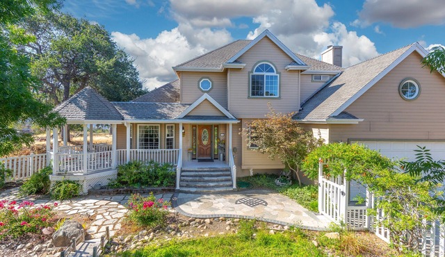 Beautiful Home Away From Home. Private pool & spa. LONG TERM RENTERS WELCOMED