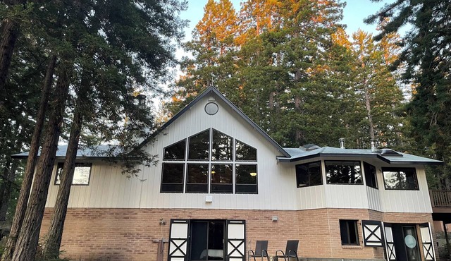 Beautiful Large Home w Fire Pit & Game Room on Private Acreage